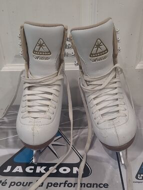 JACKSON Artiste White Figure Ice Skates Size 1